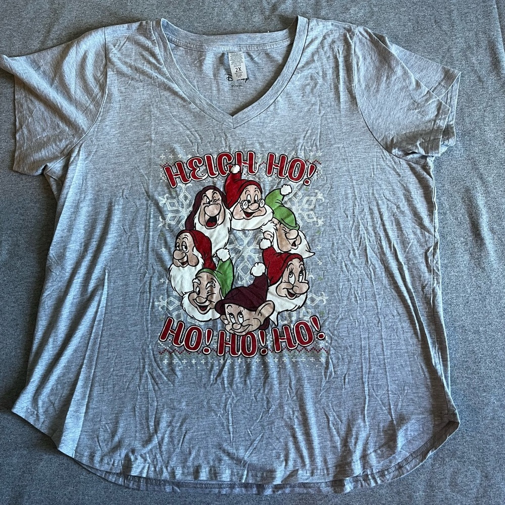 Disney Snow White and the Seven Dwarfs “Ho, Ho, Ho” Christmas T-Shirt  2XL